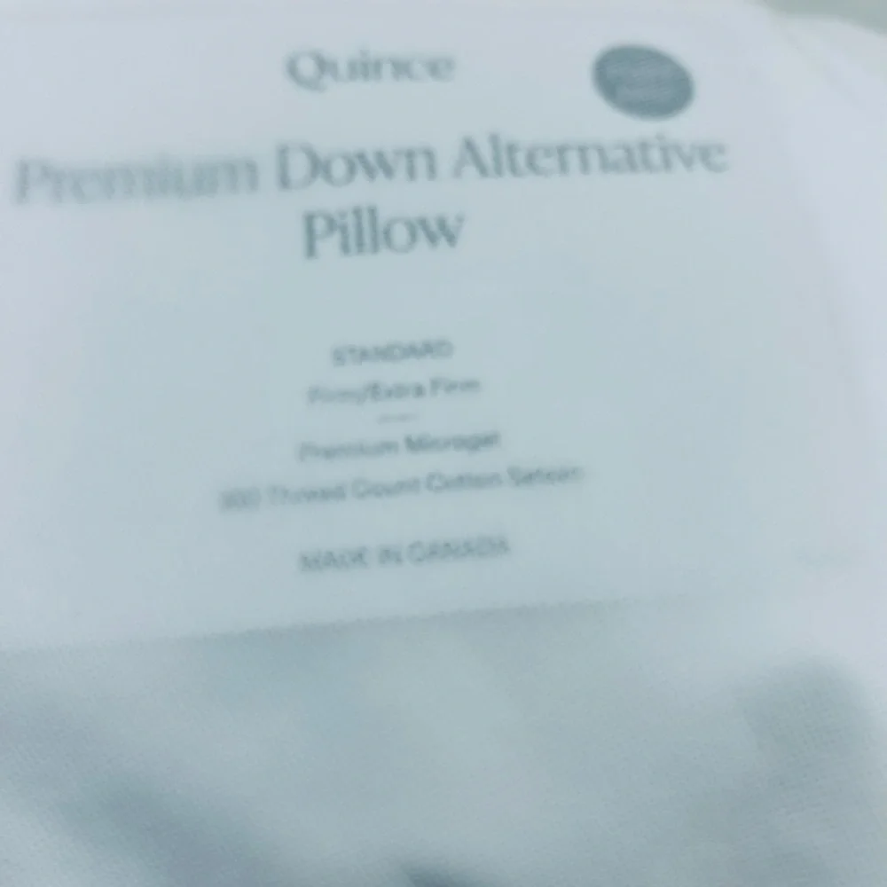 NWOT QUINCE Premium Down Alternative Pillow Firm Standard 1711